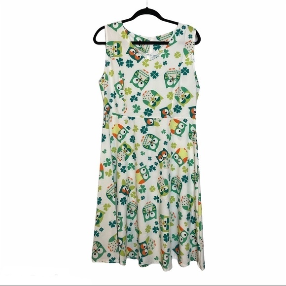 Vintage Inspired Owl and Clover Sleeveless Flared Skirt Dress - Picture 2 of 16